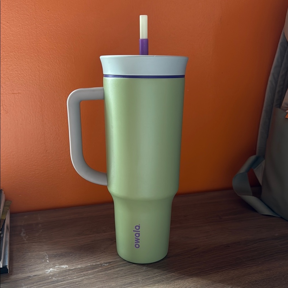 Owala 40oz traveler
